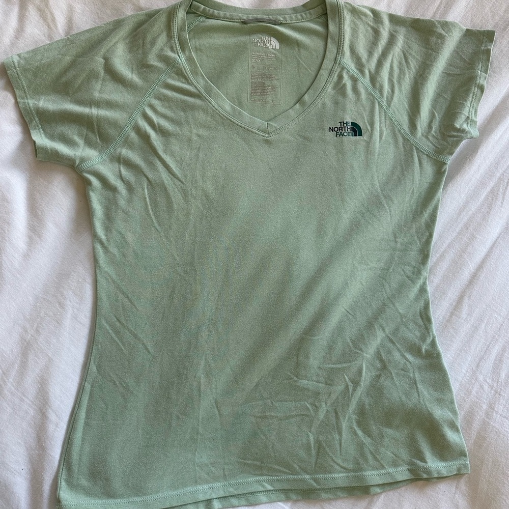 The North Face Women's Light Green V-Neck Tee - Size Small